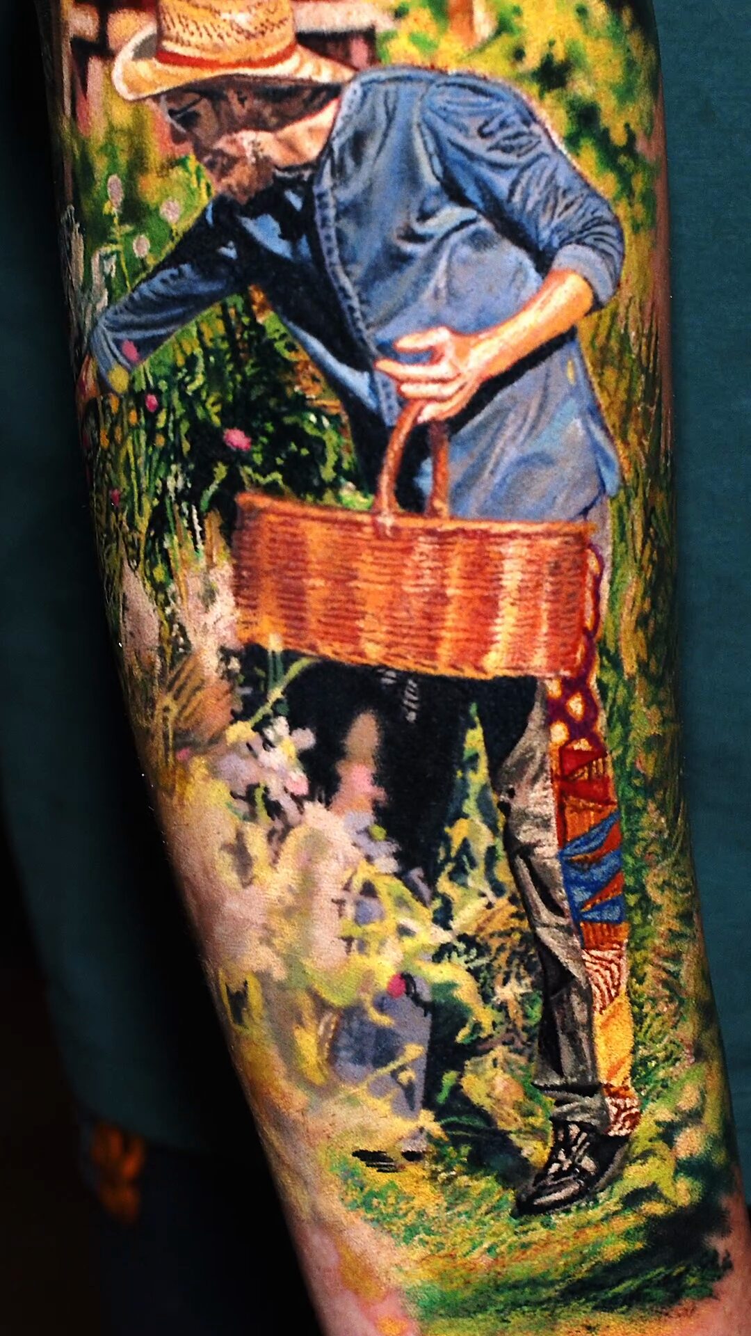 Detail der Blumen und des Gartenwegs – Tattoo in Hyperrealismus-Technik, Breslau