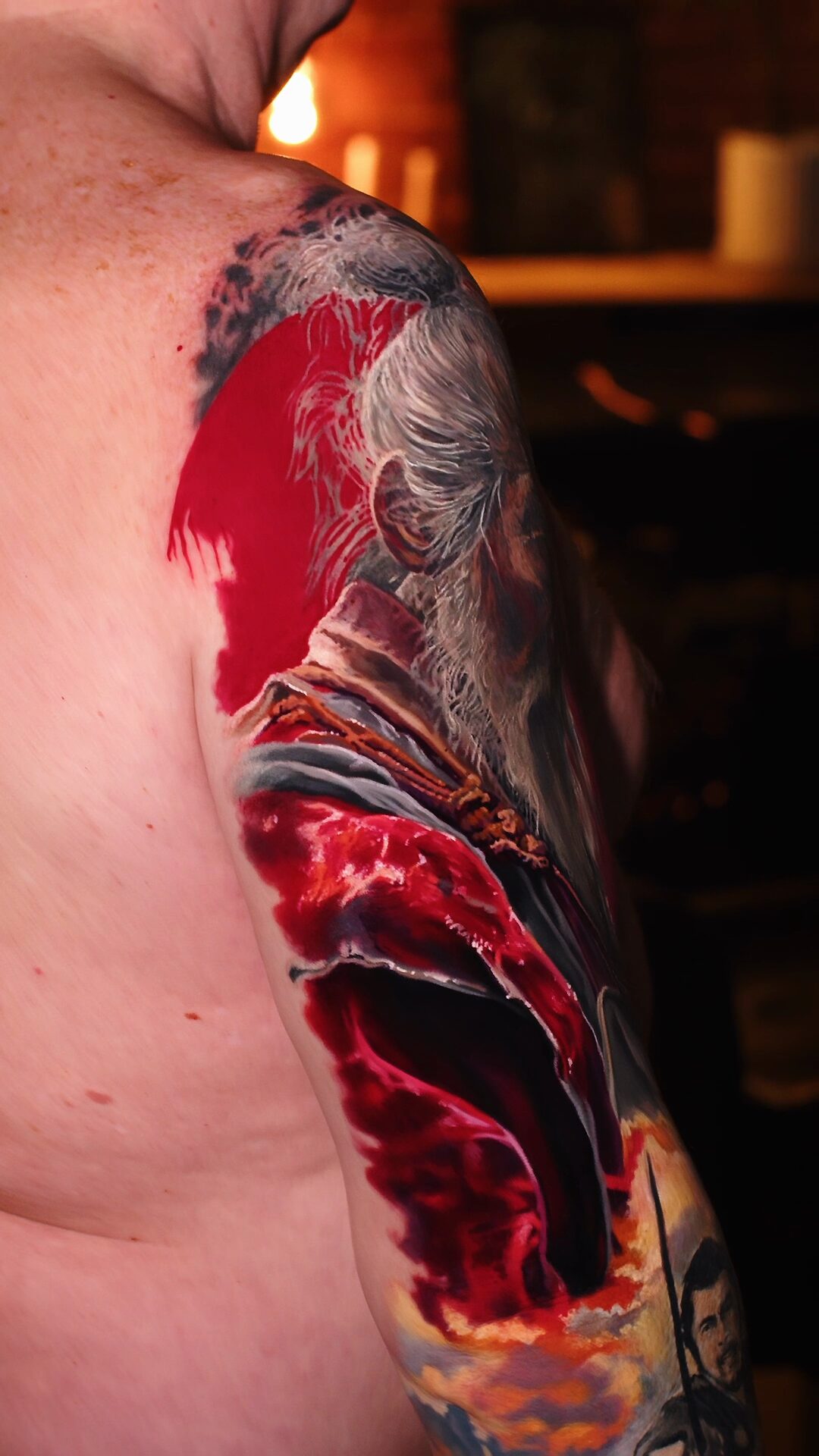 Fertiges Tattoo an der Schulter – Krieger-Porträt, Katana, japanisches Motiv, Color-Realism, Tätowierer Alex666cold